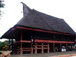 bolon-house-north-sumatra-traditional-house